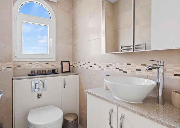 Azure Luxury By Nomads Willa Peja